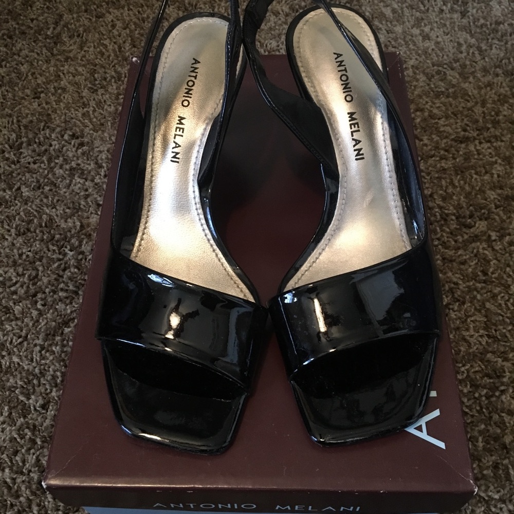Antonio Melani Heals size 7.5 M